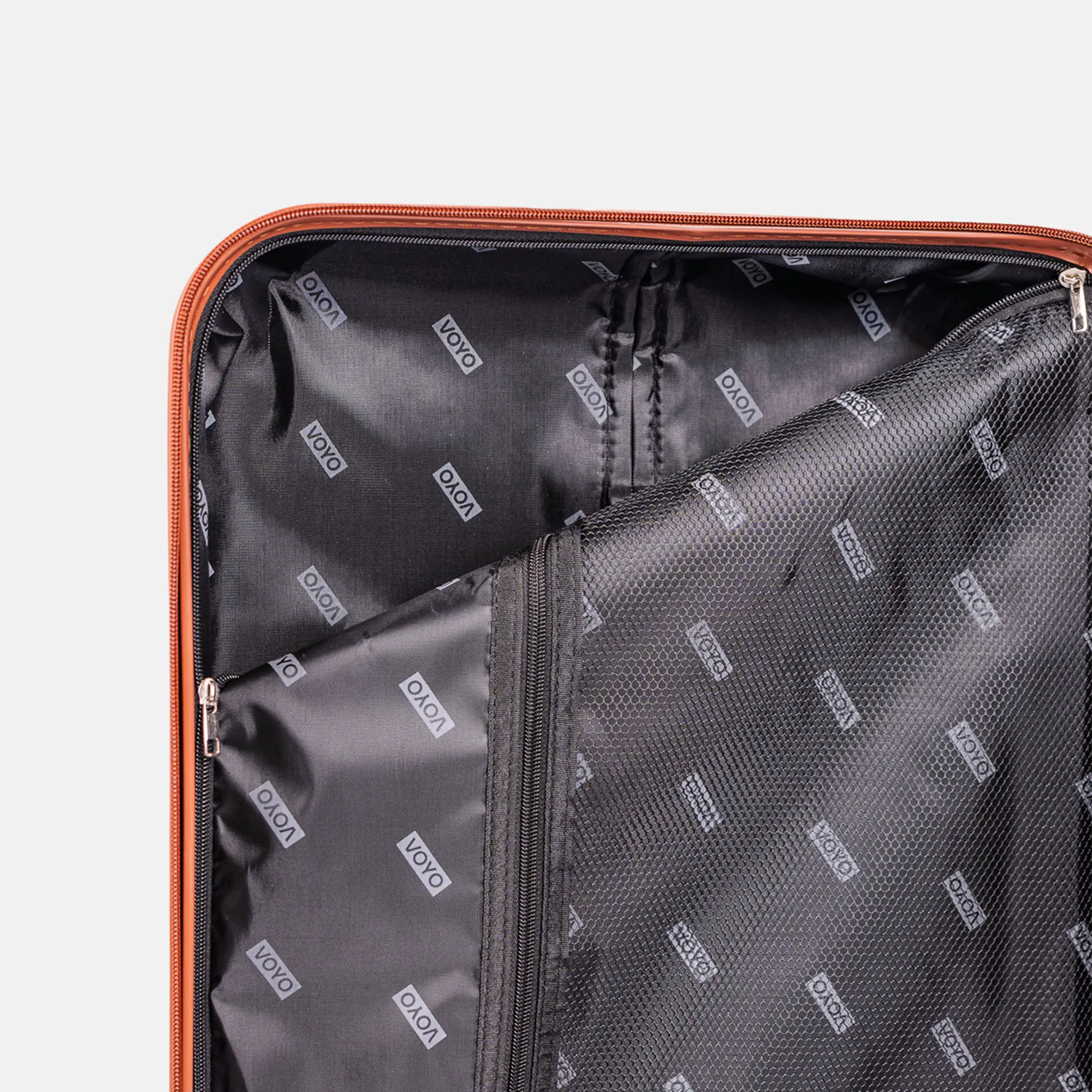 Voyo FJ140 Burgundia vidējais koferis — ABS plastmasa, 66L, 3.3 kg (tuvplāns)